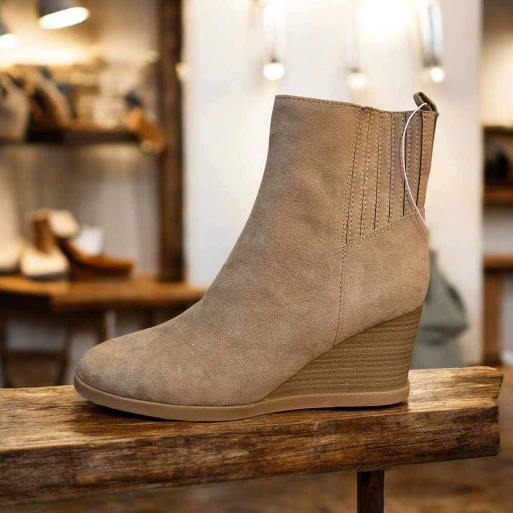 Universal Thread New with Imperfections Women's Cypress Tan Ankle Boots Size 11